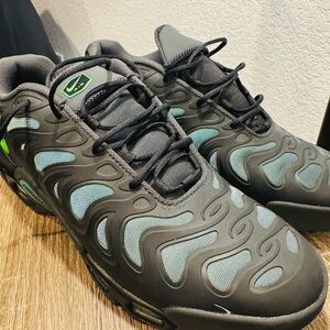 Nike Air Max Plus Drift